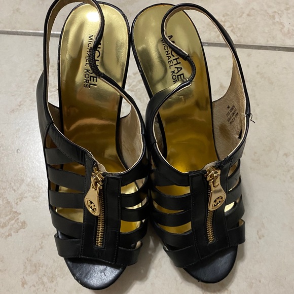 Michael kors size 9 heels - Picture 3 of 6